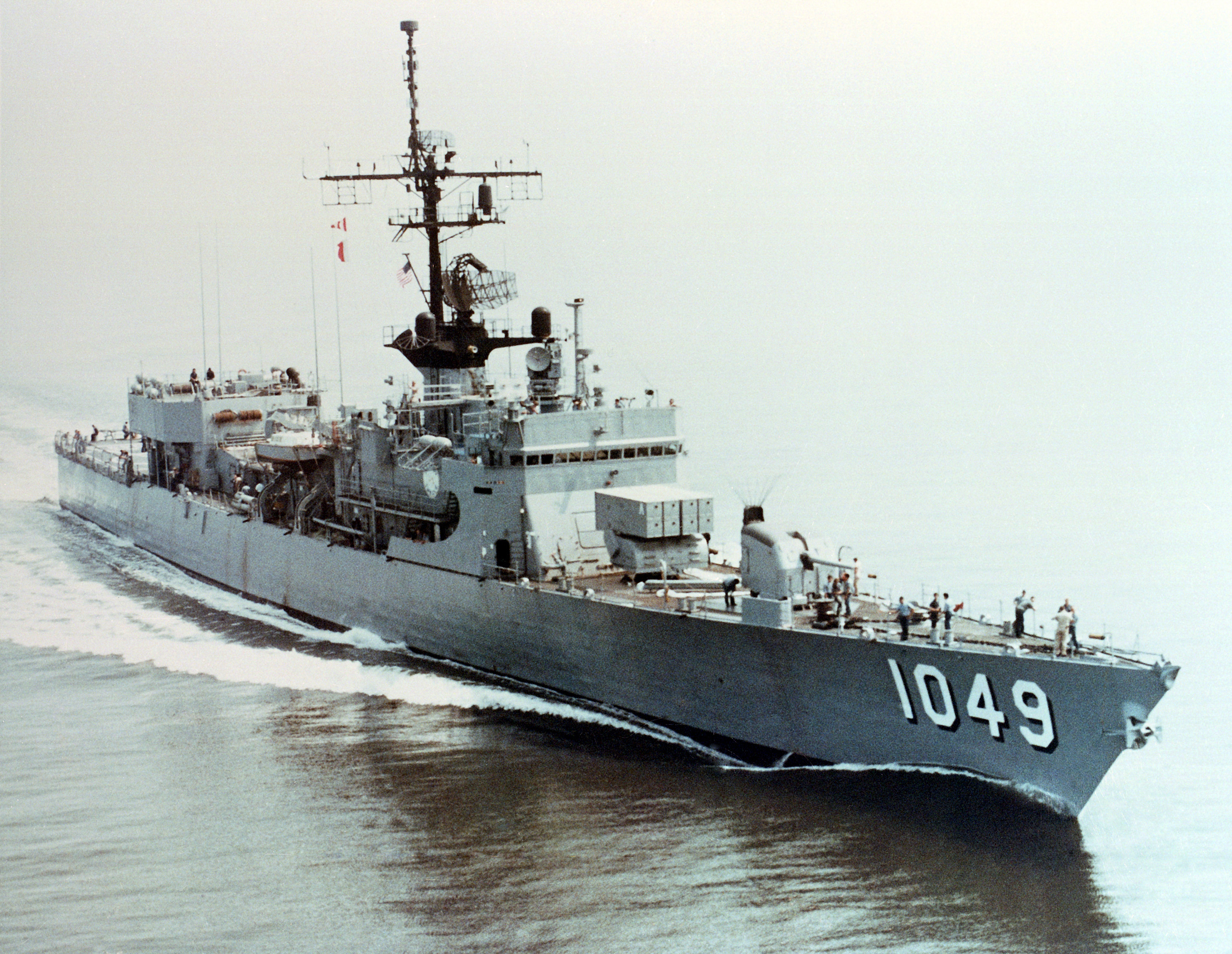 USS_Koelsch_(FF-1049)_underway.jpg