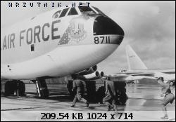 dafota.2.am81421701609w.jpg.smBoeing-RB-52B-15-BO-Stratofortress-52-8711-first-operational-B-52-at-March-AFB-1965-Ducemus-We-Lead-22nd-BW-15th-AF.jpg&th=7942