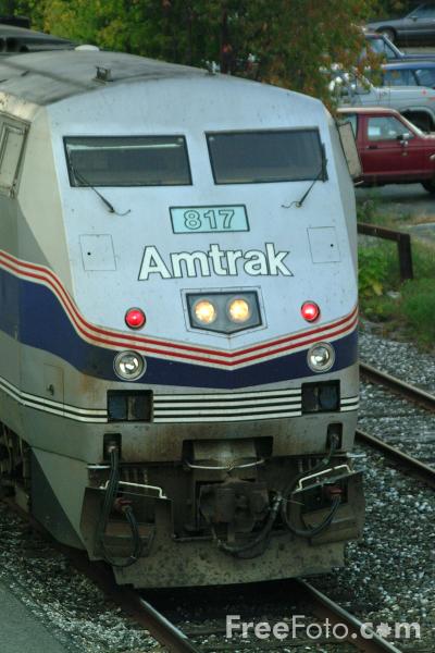 25_01_56---Amtrak-P40-Genesis-Locomotive-817-at-Brattleboro-Station-on-The-Montrealer-service_web.jpg