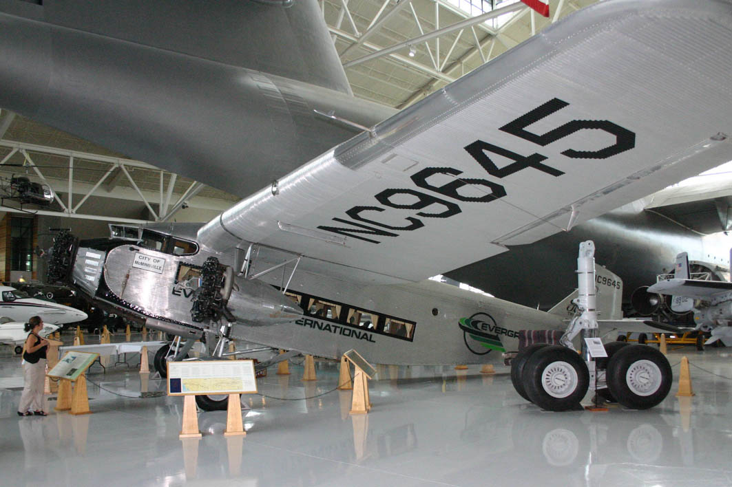 Tri-Motor%20N9645%20d1.jpg