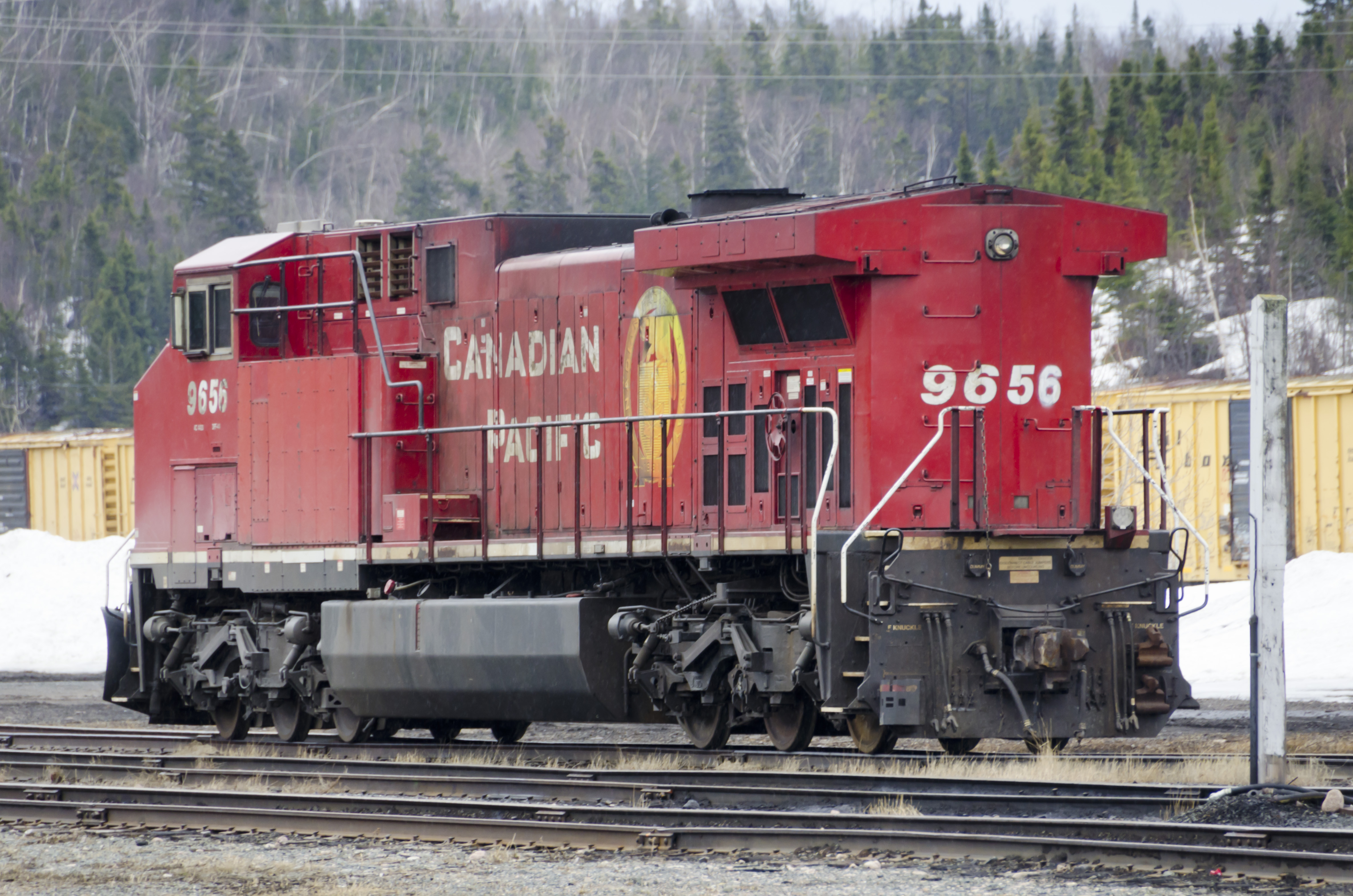 Canadian-Pacific-Railway-diesel-locomotive-AC4400CW-9656.jpg